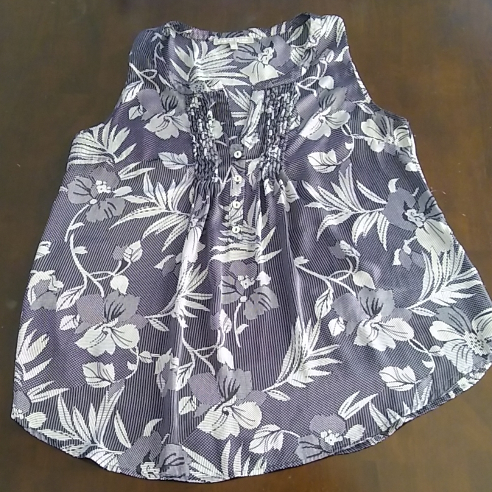 Daniel Rainn Flowy Floral Top